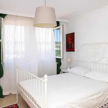 Dom wakacyjny Lovely Family House With Terrace In Bodrum Gümüşlük